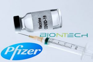 Desmienten que la vacuna desarrollada por los laboratorios Pfizer/BioNTech ocasiona problemas secundarios.