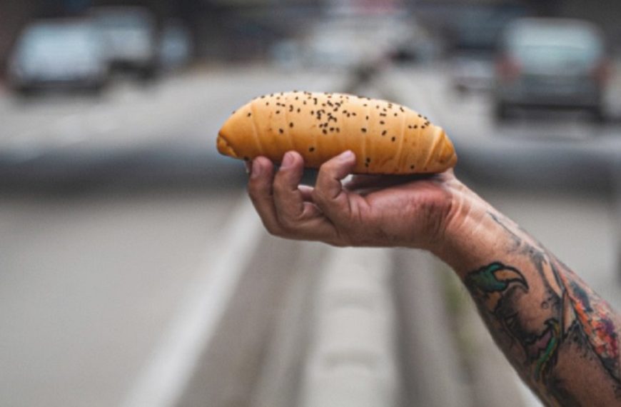 9 panaderías compiten por el mejor “Cachito de Caracas”