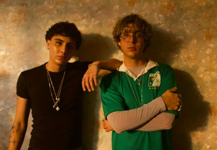 3a07a6fe-fc63-8cb6-cf88-2bd7e0d6429b