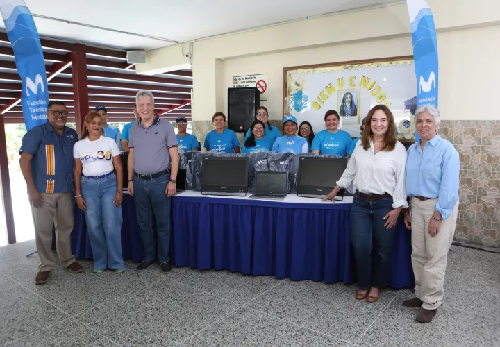 Entrega kits escolares La Guaira Movistar (2)